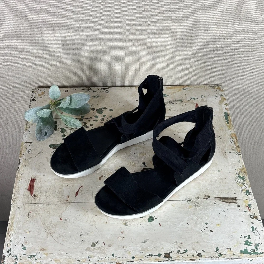 Eileen Fisher > Black and White Women's Sandals 9